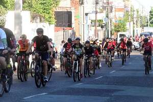 Respeta al Ciclista: multitudinario paseo para exigir seguridad vial en Asunción - Nacionales - ABC Color