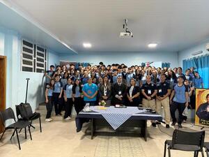 Fiscalía capacita a estudiantes en prevención de ciberlitos en Minga Guazú - ADN Digital