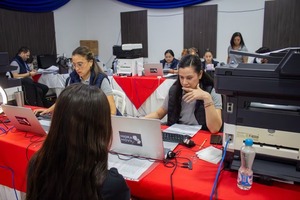 “Migra Móvil” en CDE supera expectativas con 1.400 pedidos de residencia en una semana - ADN Digital