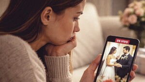 Ahora ya solo te invitan a ver las bodas por celular y no asistir