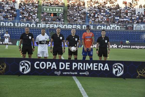 Elías Alfonso contra el arbitraje: “Me sorprende que hayan elegido la figura a los jugadores” - 2 de Mayo - ABC Color