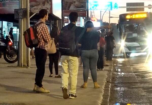 Paro de buses: Fetram mantiene servicios y pide “depurar” el transporte público - Economía - ABC Color