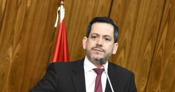 La Nación / Latorre fustiga a transportistas por castigar a la ciudadanía