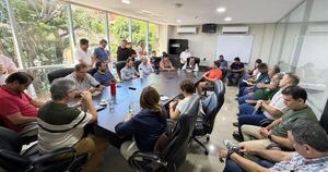 Diario HOY | Gobierno sigue intentando destrabar paro de buses con transportistas