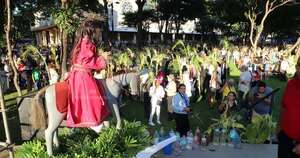 La Nación / Gran participación de fieles se registró en las misas de bendición de palmas