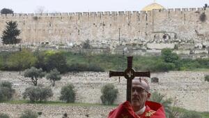 Policía israelí impide al Patriarca Latino de Jerusalén llegar al Santo Sepulcro