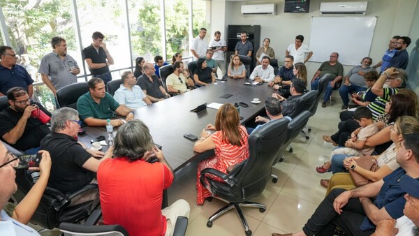 Gobierno anuncia acuerdo con transportistas y aseguran servicio normal para el lunes