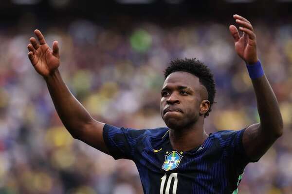 Vinícius vuelve a entrenar con Brasil y desactiva la alarma - Fútbol Internacional - ABC Color