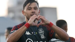 Golazo de Óscar Romero en Argentina