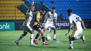 Guaraní y Trinidense firman pobre empate