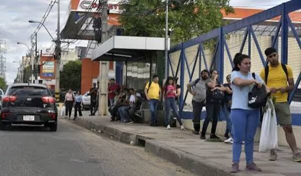 El transporte explotó y paralizó Gran Asunción