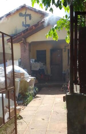 Incendio arrasa vivienda en San Isidro y deja al descubierto un drama familiar