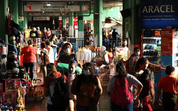 Prevén 150.000 pasajeros y pico de viajeros entre hoy y mañana en la Terminal de Asunción - ADN Digital