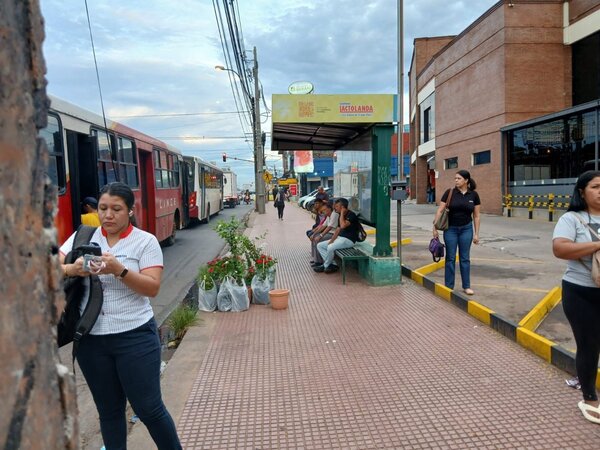 Cruce entre gremios tras paro de buses: Fetram acusa a Cetrapam de evadir multas y empresarios responden con dureza