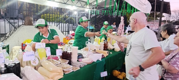 “Semana Santa Ra’arõvo”: feria de alimentos frescos y artesanías abre hoy en la Costanera - ADN Digital