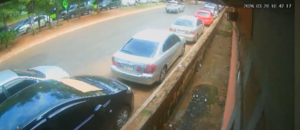 Brutal asalto en el Puente de la Amistad: delincuente golpeó con la culata de una pistola a su víctima y le provocó grave herida en la cabeza