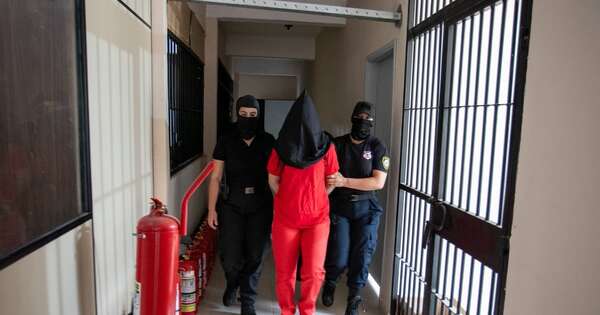 Diario HOY | Gianina García fue trasladada al Hospital de Itauguá para chequeos médicos