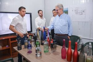 Industria del vidrio impulsa economía circular y empleo en Paraguay - 5Días