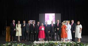 La Nación / Emotivo lanzamiento del libro “El que ama no descansa” en Alto Paraná