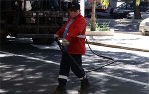 Municipalidad impulsa trabajos de recuperación vial en zonas clave de Asunción