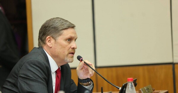 Tras acusaciones mutuas entre Cruzada y Honor Colorado, el Senado expulsa a Chaqueñito por unanimidad