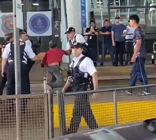 Imputan a un militar y a un funcionario del DNIT por agresión a un padre y su hijo en el Puente de la Amistad - ABC en el Este - ABC Color