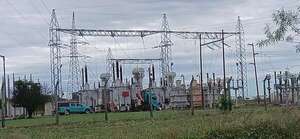 Falla en un alimentador de la ANDE deja sin energía a barrios de Pilar y otros distritos de Ñeembucú - Nacionales - ABC Color