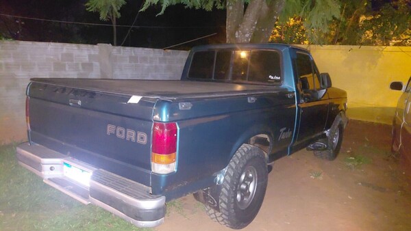 Peligrosa maniobra al volante deja daños a infraestructura pública y un detenido en Curuguaty