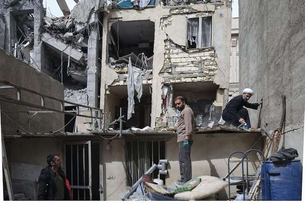 Irán dice que hay apagones en Teherán tras explosiones en el este y oeste de la capital - Mundo - ABC Color