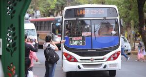 La Nación / Sumarian a 28 empresas de transporte del área metropolitana por paro de buses
