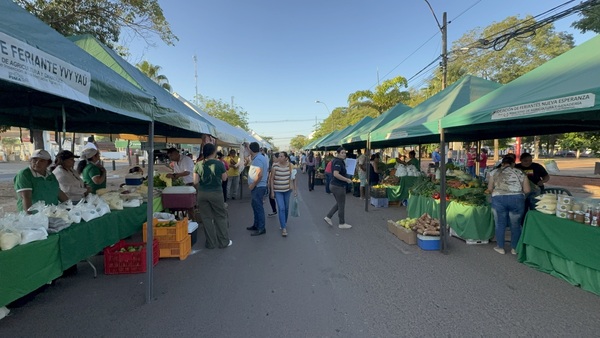 Feria departamental de la agricultura familiar se instala frente a la plaza Pinedo por Semana Santa - Concepción al Día