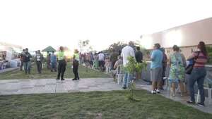 Hasta 10 kilos por persona: largas filas para comprar carne en feria en la Costanera - Nacionales - ABC Color