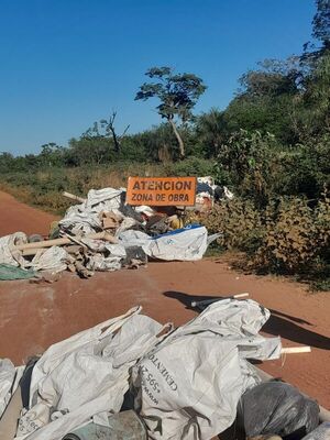 Vergüenza ajena: arrojan basura en camino vecinal y generan indignación en plena Semana Santa - Concepción al Día