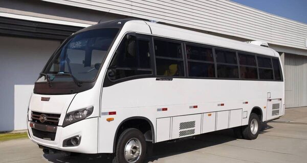 Marcopolo inicia pruebas del minibús híbrido Volare con extensor de autonomía a etanol - Amigo Camionero