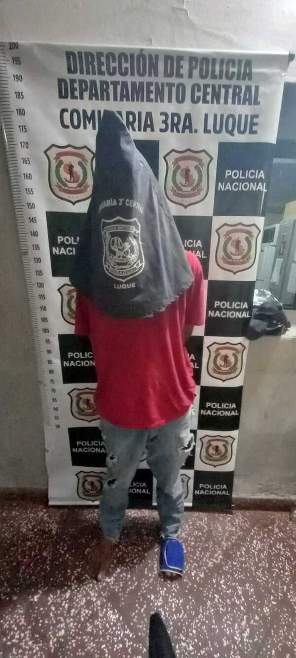 Popular / Omondasemo’a comedor pero fue demorado por el dueño