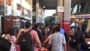 Inicia movimiento de viajeros en Estación de Buses de Asunción por Semana Santa