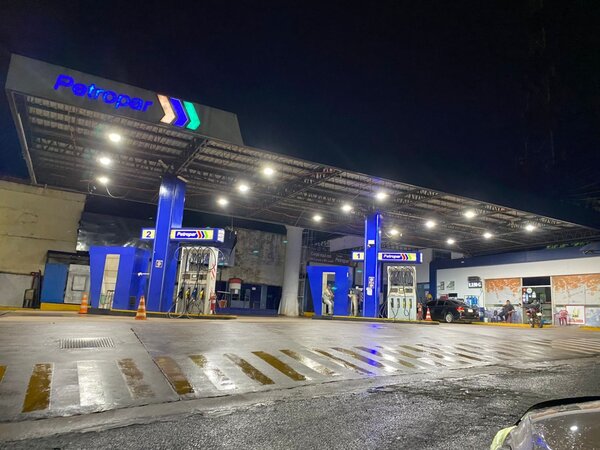 Reportan faltante de combustible y límites en venta de diésel en estaciones de Petropar