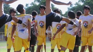 Patada voladora dejó a jugador del Club Maka en el suelo durante un partido juvenil