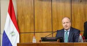 Valdovinos renuncia en medio de las millonarias deudas del Estado y tras la derrota por la Caja Fiscal