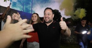 Imputan a la madre del candidato que lidera en Luque y Echeverría aprovecha para desgastarlo