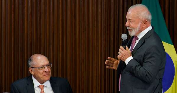 La Nación / Tras perder terreno en sondeos, Lula anuncia su candidato a vicepresidente para las presidenciales