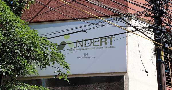 La Nación / Indert otorga titulación masiva en Araújo Cué, tras casi 40 años de lucha