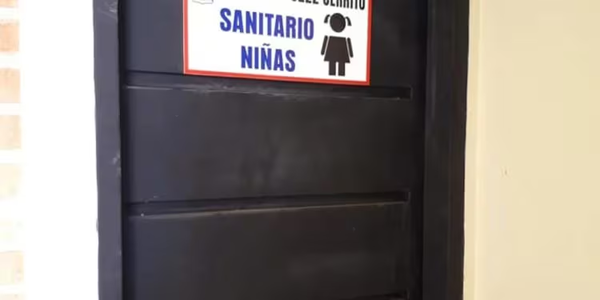 Instan al MEC a prohibir el cobro por uso de baños en escuelas y colegios - Noticiero Paraguay