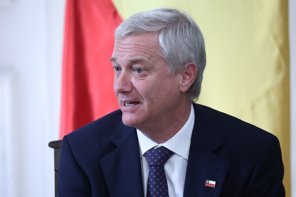 Chile desplegará a funcionarios para "fiscalizar" a empresas que contraten a migrantes irregulares