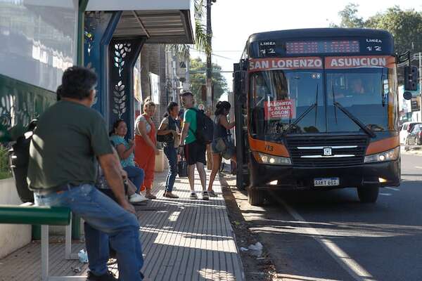 Paro de buses afectó al comercio y la economía: cuestionan lentitud de autoridades - Economía - ABC Color