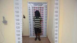 Queda detenido por presunto maltrato a su expareja en plena comisaría, mientras era denunciado por violencia   - Policiales - ABC Color