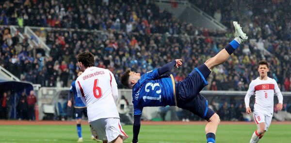 Turquía vence a Kosovo y será rival de Paraguay en el Mundial 2026
