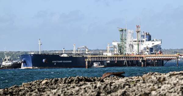 La Nación / Petrolero ruso atraca en Cuba con combustible