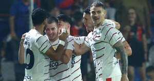 La Nación / El Ciclón cumple y sigue al acecho