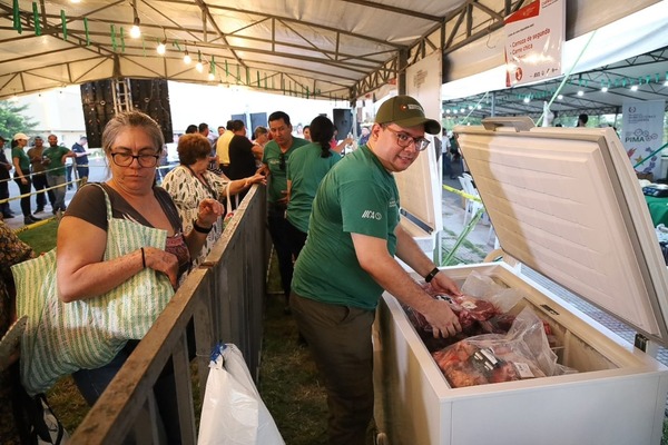 Tras éxito en la Costanera, Gobierno proyecta ferias solo de carne para fechas clave - ADN Digital